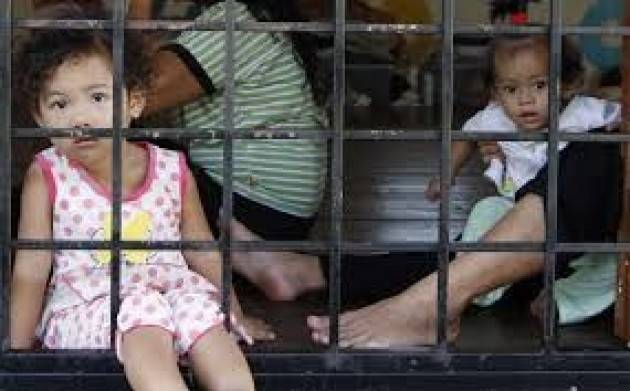 Pianeta migranti. Respingere i  migranti economici è un regalo a passeur e caporali.