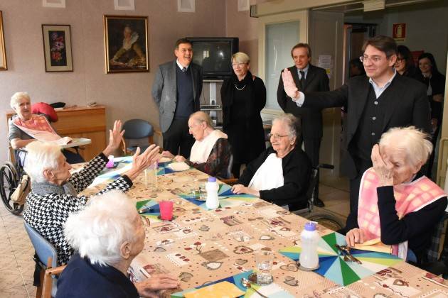 Brescia - Visita del Sindaco Del Bono presso la casa di riposo San Giuseppe