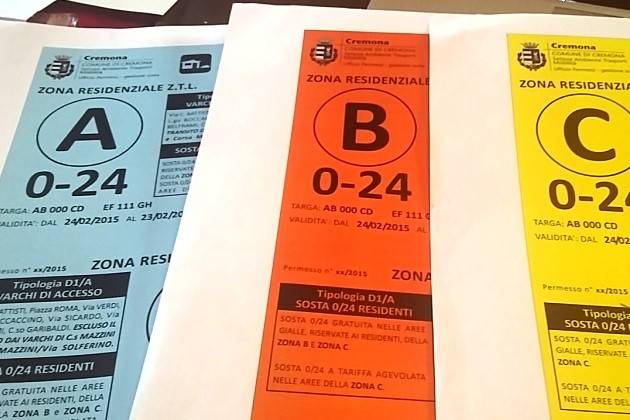 Da marzo arrivano a Cremona i permessi smart: a colori con bollino olografico