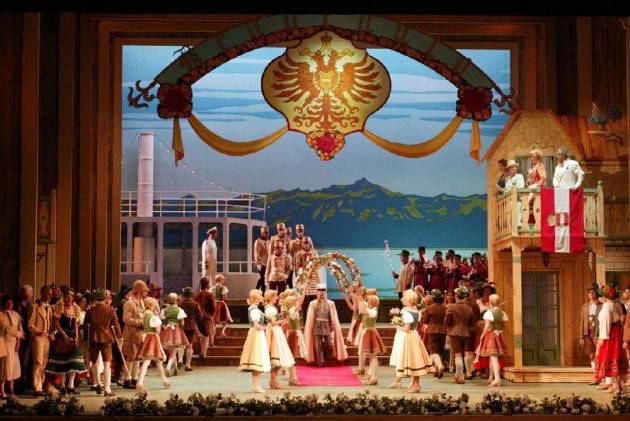 Lodi - Lo spettacolo 'Al cavallino bianco' al Teatro alle Vigne