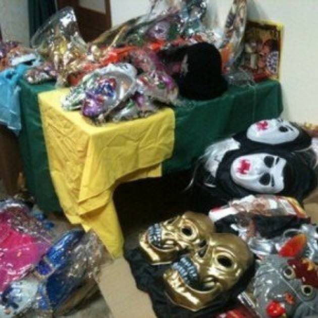 Italia - Carnevale. Pericolose maschere e bombolette spray