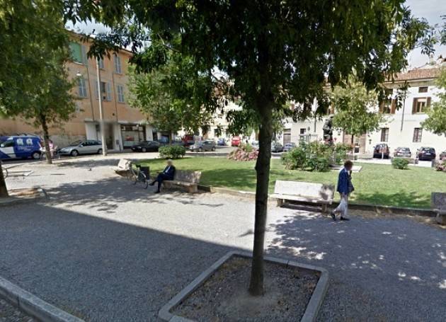 Piazza Lodi Il Sindaco di Cremona vieta la vendita di alcolici e limita il WIFI