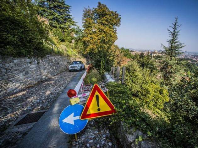 Bergamo - Scatta la sistemazione di muri sui Colli
