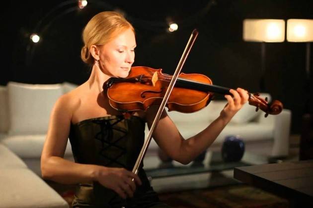 Domani ‘Nostalghija’ a Cremona, Anna Serova suona la viola Amati Stauffer 1615