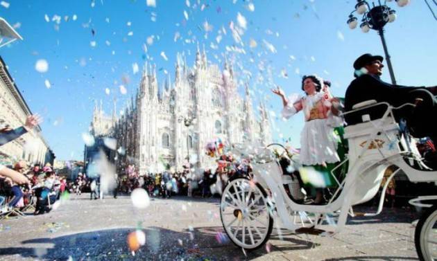 Milano - Carnevale Ambrosiano: Migliaia di bambini in festa alle sfilate
