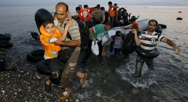 Pianeta migranti. Scende in mare la Nato
