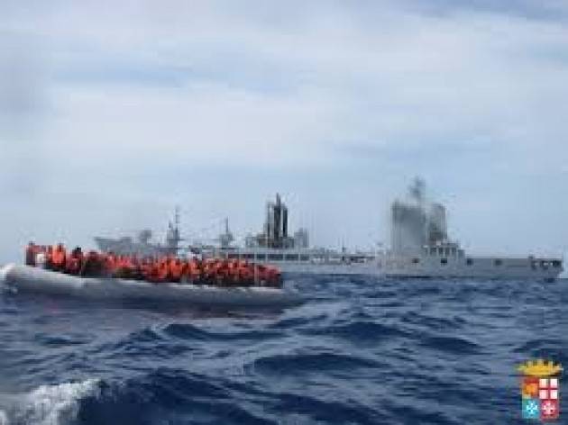 Pianeta migranti. Scende in mare la Nato