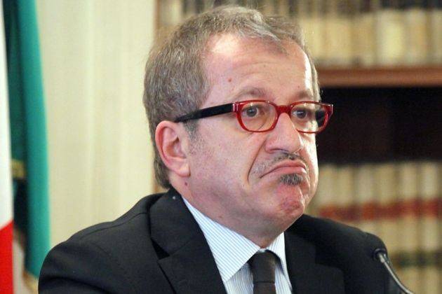 Legge antimoschee, Alloni (PD): ‘Maroni incapace, ne chiederemo le dimissioni’
