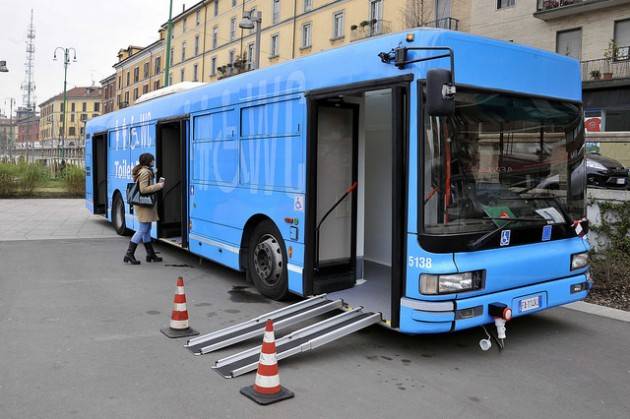 Milano - Ecco il primo toilet bus d'Europa per i grandi eventi di Milano