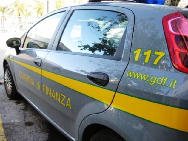 Cremona - Denunciato per possesso di segni distintivi falsi (03/03/16)