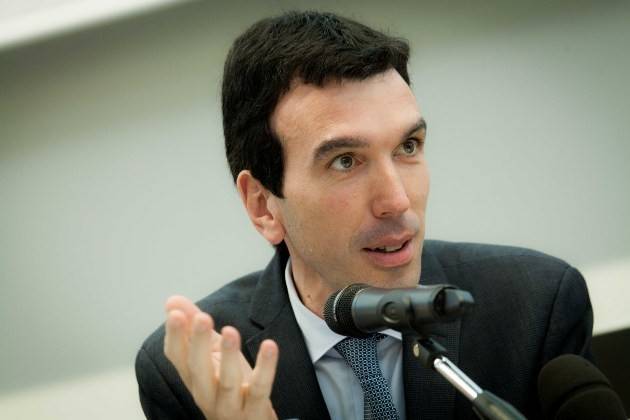 Latte, il Ministro Martina: ‘Sulla crisi Bruxelles deve dare risposte concrete’