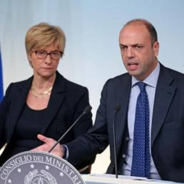 Italia - Antiterrorismo, Alfano firma due esplulsioni