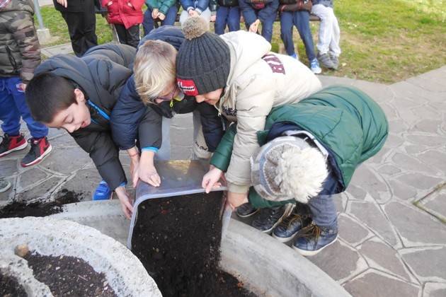 Madignano (Cremona), alla scuola primaria prosegue il progetto di orto didattico