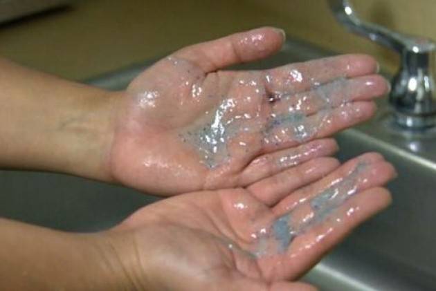 Cosmetici, Primo Mastrantoni (ADUC): ‘Le perline da abolire’