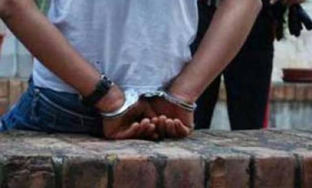 Busto Arsizio - 14enne arrestato per rapina aggravata
