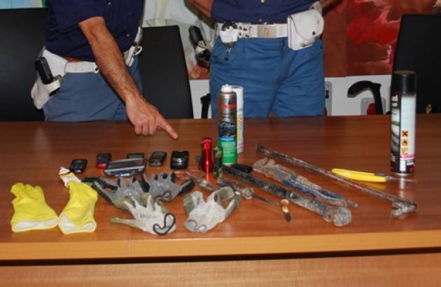 Busto Arsizio - Quattro romeni denunciati per il possesso di arnesi atti allo scasso