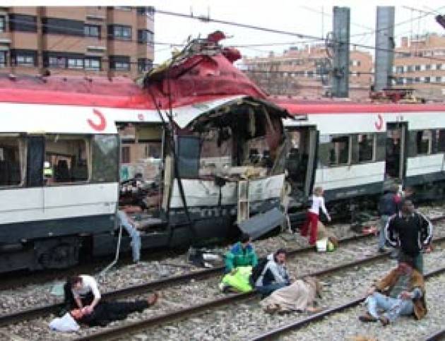 Accadde Oggi 11 marzo 2004 – Una serie di attentati sconvolge Madrid. 191 morti e circa 1.500 feriti (Video  Beatles Yesterday)