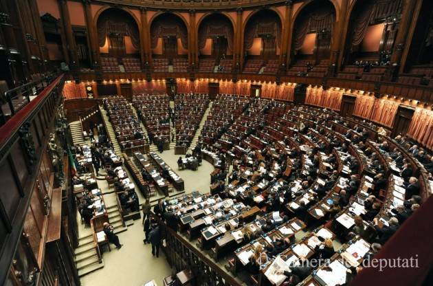 Italia - Le donne in Parlamento...anche peggio degli uomini...