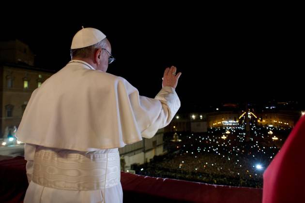 Accadde Oggi 13 marzo 2013 - Viene eletto papa Jorge Mario Bergoglio. La fumata bianca è alle 19.06 (VIDEO)