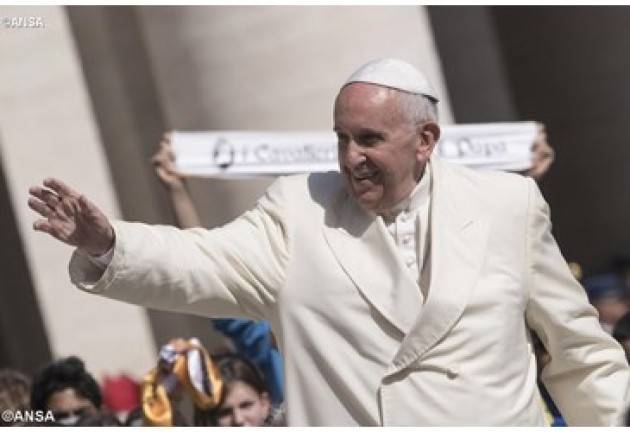 19:06 del 13 marzo 2013 la fumata bianca. Viene eletto papa Francesco (Video) 