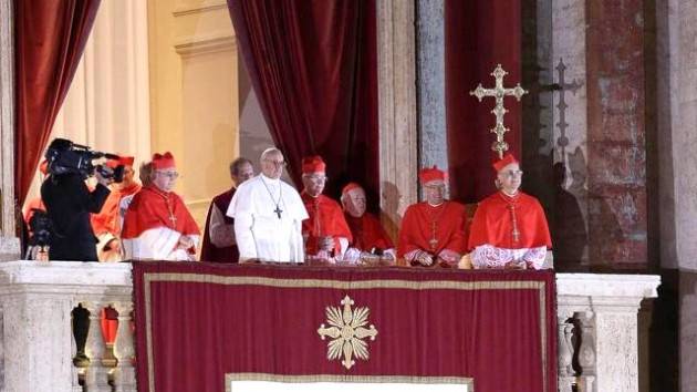 19:06 del 13 marzo 2013 la fumata bianca. Viene eletto papa Francesco (Video) 