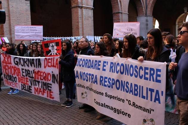 Giornata Memoria vittime delle Mafie Tanti giovani in Cortile Federico II  a Cremona