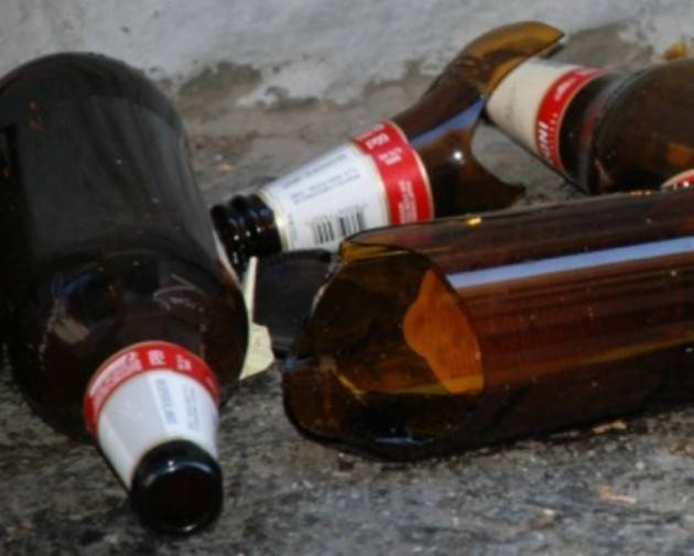 Cremona - Marocchino ubriaco lancia bottiglie