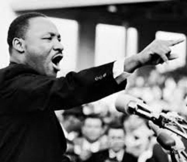 Accadde Oggi 25 marzo 1965 – Martin Luther King guida una marcia di sostenitori dei diritti civili