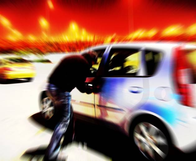 Traffico di auto rubate tra Italia e Africa