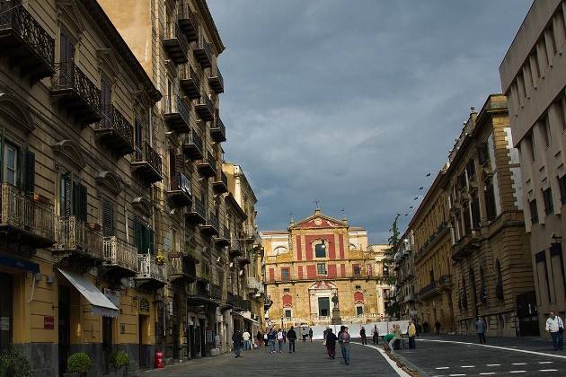 Il punto di Rosario Amico Roxas. Hanno fatto un deserto e lo chiamano ‘salotto’