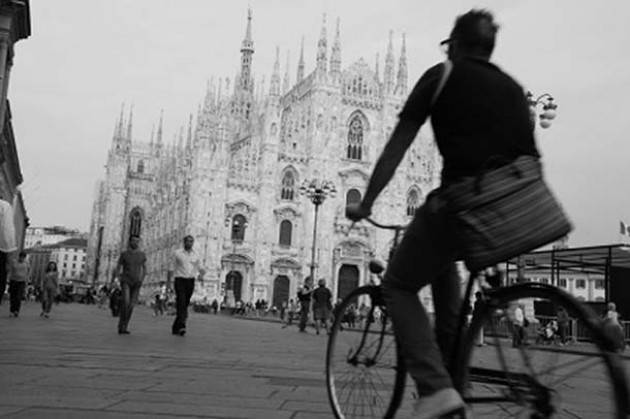 Milano, Settimana del Mobile, tutti in bici con 'Cycling The Week'