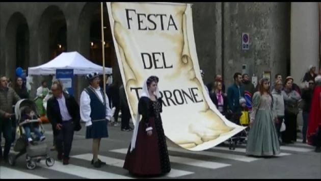 Cremona Partono le procedure per la Festa del Torrone 2016 ‘diffusa’