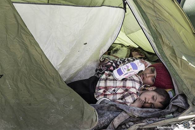 Amnesty denuncia oltre 46.000 intrappolati in Grecia in condizioni squallide