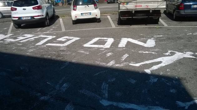 Atto vandalico alla sede del PD di Cremona la mattina del 25 aprile