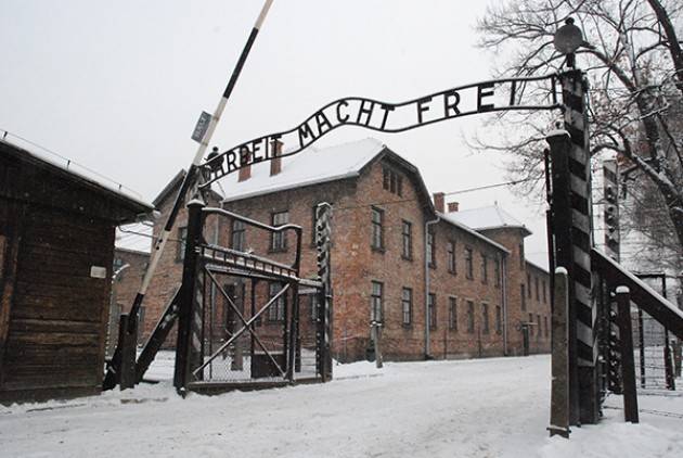 L’opposizione in Slovacchia propone gite scolastiche obbligatorie ad Auschwitz 