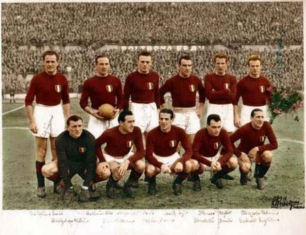 AccaddeOggi  #4maggio 1949 - Si schianta l'aereo che trasportava la squadra del Grande Torino. 