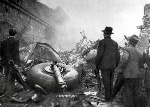 AccaddeOggi  #4maggio 1949 - Si schianta l'aereo che trasportava la squadra del Grande Torino. 