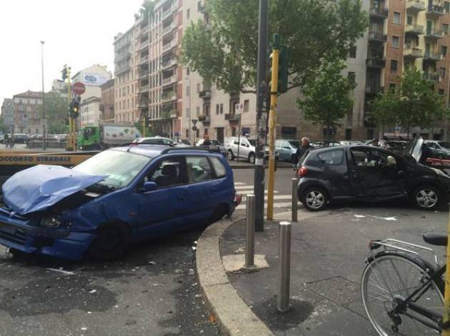 Milano - Ieri incidente in Papiniano: Sette feriti