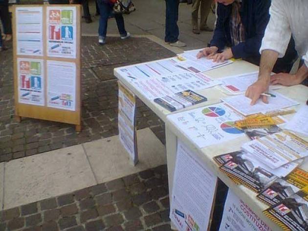 Anche a Cremona si firma per i Referendum Sociali su Costituzione, Democrazia, Diritti, Scuola e Ambiente