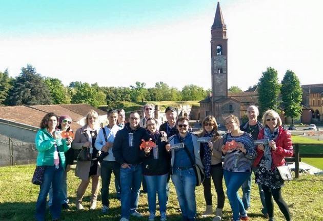 Le invasioni digitali terminano il loro corso per il 2016. Le occasioni per incontrarsi invece continuano.