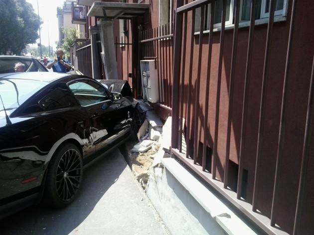 Milano - 13:47 spaventoso incidente in via Vigliani 
