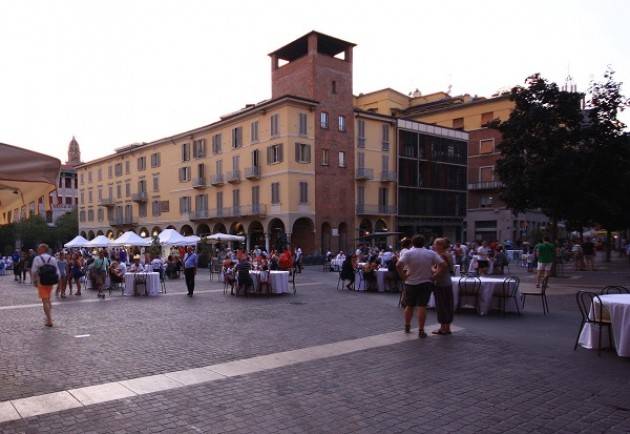 -5 Ai ristoranti in Piazza 2016 ‘Cena Sotto le Stelle’ 2° edizione  a Cremona Venerdì 24 Giugno