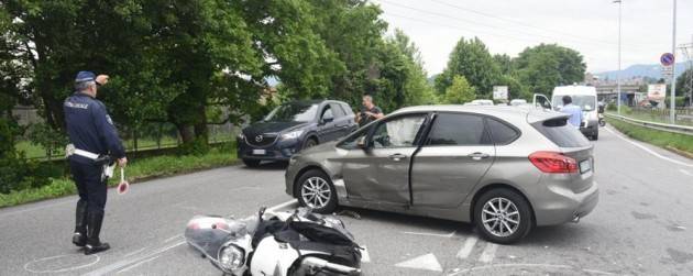 Bergamo - Muore l’avvocato Nino Scopazzo. Scontro auto-scooter in via Zanica