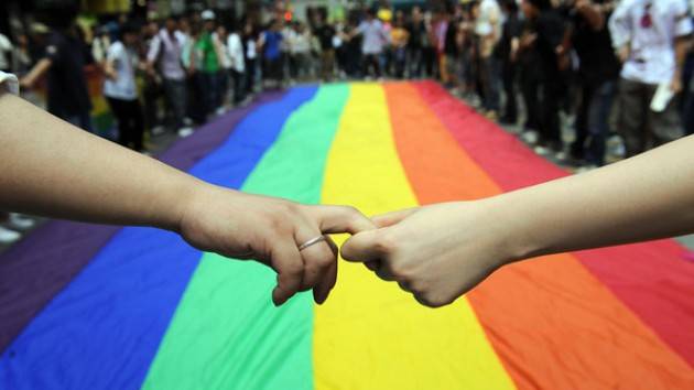 Don Ottorino di Casalmaggiore contro i gay . Dania aveva chiesto al Vescovo di intervenire. Risponde Don Franzini
