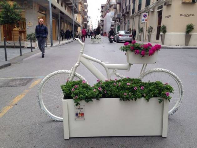 Pedoni e ciclisti: una questione di civile convivenza di Piercarlo Bertolotti  Fiab Cremona