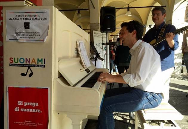 Suonami a Brescia: successo per l'esibizione dei Sindaci Galimberti (pianoforte) e Del Bono (chitarra)