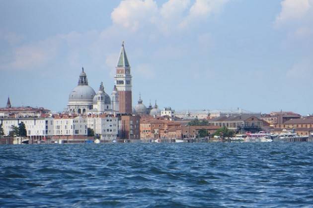 VOGA SOLIDALE: da Venezia un messaggio di solidarietà soggetti affetti da autismo