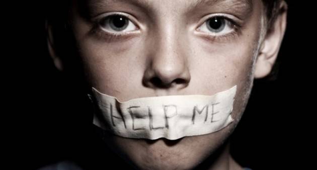 Pedofilia online Arresti e denunce in Lombardia, Toscana, Trentino Alto Adige e Lazio.