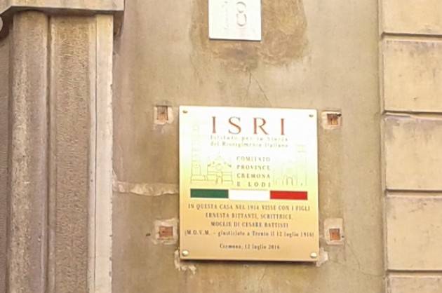 Cremona Inaugurata una targa in ricordo di Ernesta Bittanti moglie di Cesare Battisti.