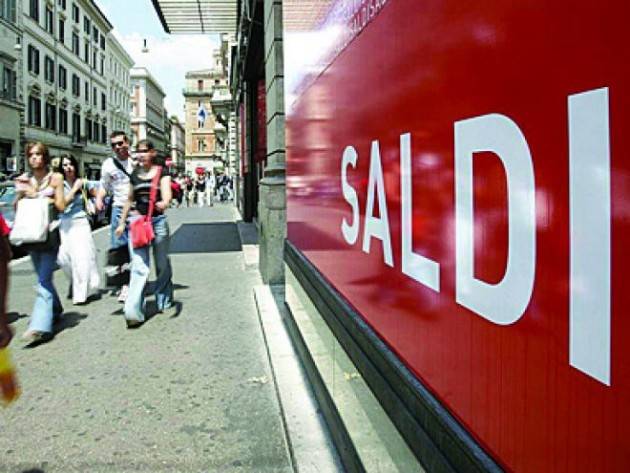 Milano Notte bianca per i saldi estivi